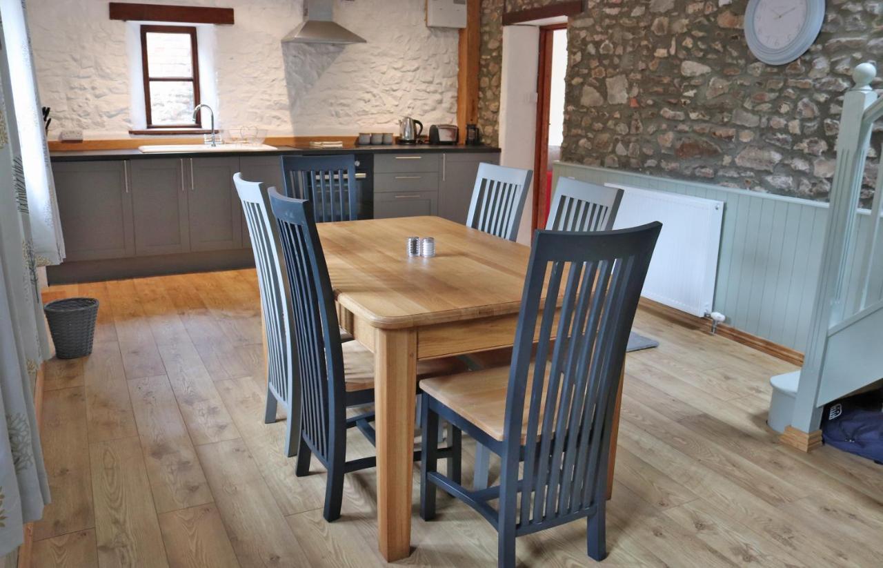 Pullman Cottage - The Culm Valley Inn Culmstock Buitenkant foto